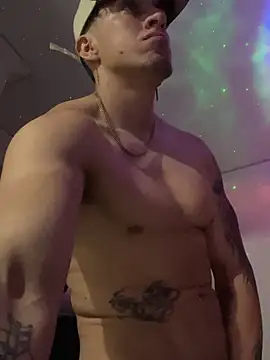 strongboy  online show from December 5, 2025, 3:49 am