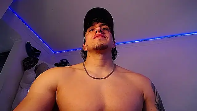 strongboy  online show from September 17, 2025, 7:05 pm