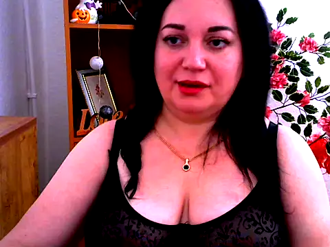 AmanaGi online show from November 17, 2025, 4:33 pm