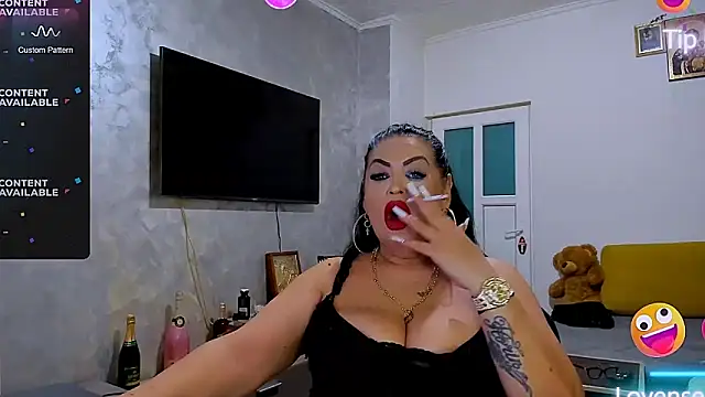 Snapshot of Brendaxx1 chatting on April 14, 2026, 8:25 pm Brendaxx1 online show from April 14, 2026, 8:25 pm