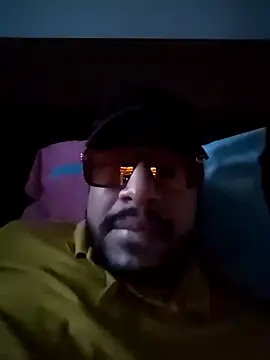 eljefe1119 online show from September 15, 2025, 11:05 pm