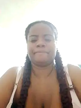 Snapshot of bigtitssxx chatting on January 6, 2026, 9:13 am bigtitssxx online show from January 6, 2026, 9:13 am
