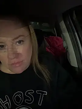 cinnatitties online show from November 5, 2025, 7:00 am