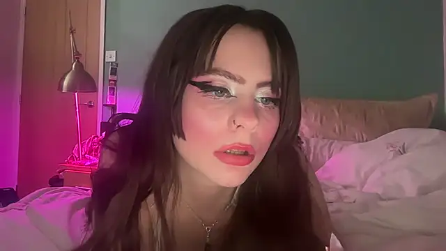 crystalsbaby online show from April 16, 2026, 12:22 am