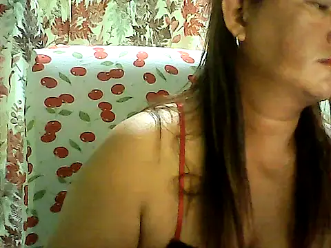 Snapshot of hott_scarlett chatting on March 27, 2026, 9:49 pm hott scarlett online show from March 27, 2026, 9:49 pm