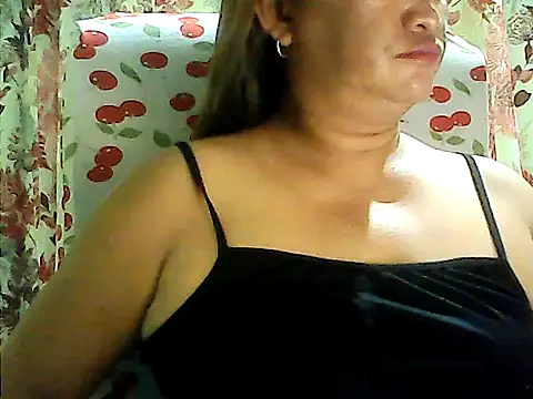 Snapshot of hott_scarlett chatting on April 2, 2026, 12:12 pm hott scarlett online show from April 2, 2026, 12:12 pm