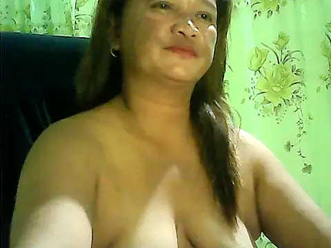 Snapshot of hott_scarlett chatting on March 11, 2026, 12:21 pm hott scarlett online show from March 11, 2026, 12:21 pm