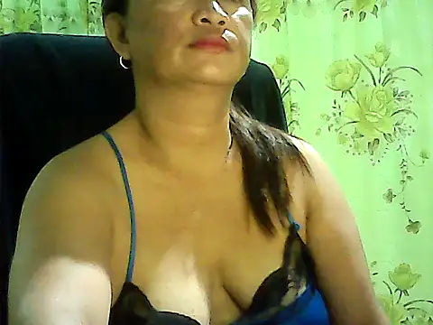 Snapshot of hott_scarlett chatting on February 18, 2026, 10:39 pm hott scarlett online show from February 18, 2026, 10:39 pm