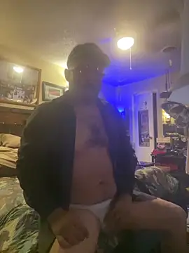 Snapshot of LumberJockMan chatting on October 5, 2025, 12:45 am LumberJockMan online show from October 5, 2025, 12:45 am