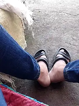 Snapshot of K-27 chatting on October 2, 2025, 9:45 am K-27 online show from October 2, 2025, 9:45 am