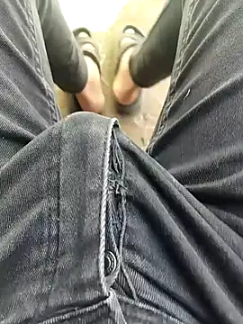 Snapshot of K-27 chatting on November 4, 2025, 9:46 am K-27 online show from November 4, 2025, 9:46 am