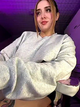 Snapshot of Sam_Thompsoon_ chatting on November 12, 2025, 3:10 am Sam Thompsoon online show from November 12, 2025, 3:10 am