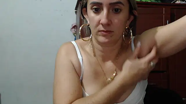 Snapshot of DeepAnal07 chatting on December 22, 2025, 1:28 am DeepAnal07 online show from December 22, 2025, 1:28 am