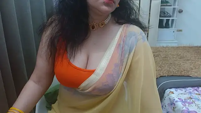 Snapshot of Lovelywife786 chatting on February 6, 2026, 5:53 pm Lovelywife786 online show from February 6, 2026, 5:53 pm