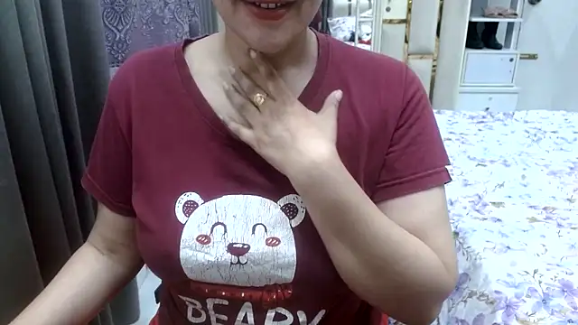 Snapshot of Lovelywife786 chatting on May 29, 2026, 6:03 pm Lovelywife786 online show from May 29, 2026, 6:03 pm