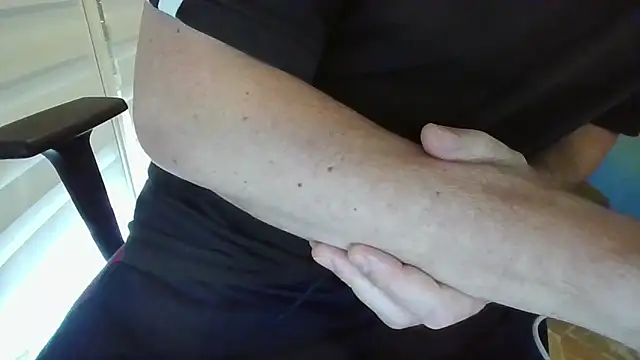 Snapshot of alessexxx24 chatting on September 26, 2025, 8:21 am alessexxx24 online show from September 26, 2025, 8:21 am