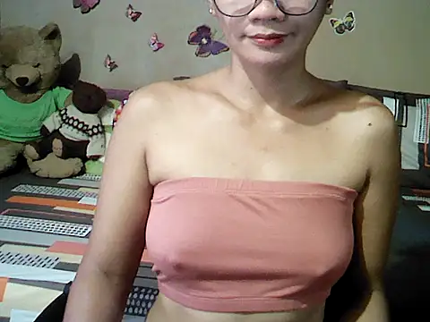 Snapshot of Mia_Rein chatting on March 5, 2026, 1:46 am Mia Rein online show from March 5, 2026, 1:46 am