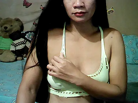 Snapshot of Mia_Rein chatting on April 20, 2026, 2:07 pm Mia Rein online show from April 20, 2026, 2:07 pm