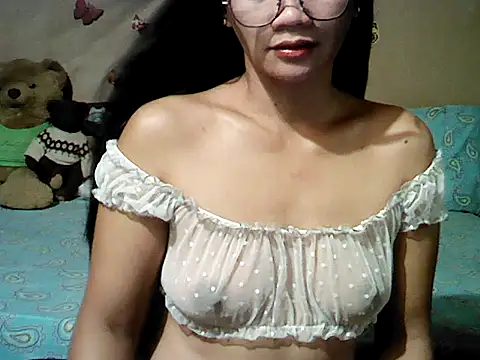 Snapshot of Mia_Rein chatting on April 18, 2026, 2:19 pm Mia Rein online show from April 18, 2026, 2:19 pm
