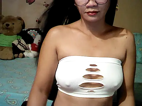 Snapshot of Mia_Rein chatting on April 27, 2026, 2:15 pm Mia Rein online show from April 27, 2026, 2:15 pm