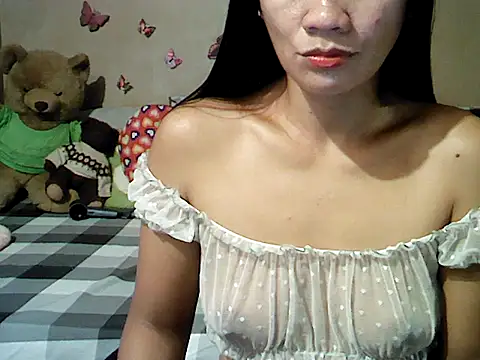 Snapshot of Mia_Rein chatting on March 2, 2026, 2:23 am Mia Rein online show from March 2, 2026, 2:23 am
