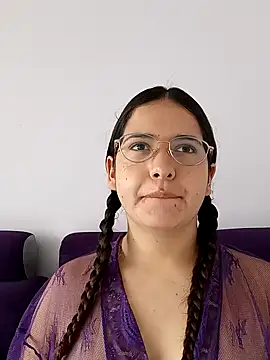 Snapshot of MiaLaurenzz chatting on October 12, 2025, 5:03 pm MiaLaurenzz online show from October 12, 2025, 5:03 pm