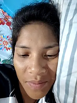 Snapshot of prettyyoung_mom23 chatting on September 9, 2025, 2:37 pm prettyyoung mom23 online show from September 9, 2025, 2:37 pm