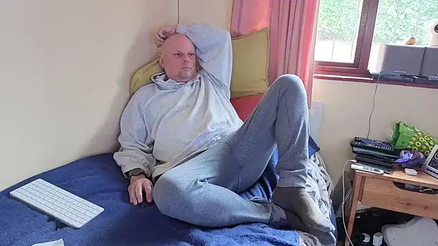 Snapshot of DaddyCumBumZA chatting on June 7, 2026, 12:32 pm DaddyCumBumZA online show from June 7, 2026, 12:32 pm