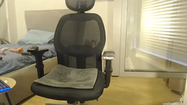 damarossa87 online show from April 8, 2026, 9:22 am