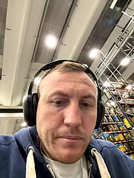 Snapshot of danicohoney chatting on October 8, 2025, 10:54 pm danicohoney online show from October 8, 2025, 10:54 pm