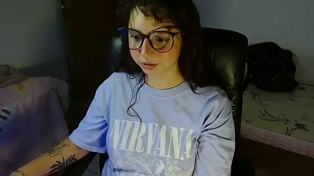 myamillor online show from January 6, 2025, 10:05 pm