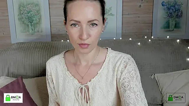 Snapshot of Queenymel chatting on October 26, 2025, 3:23 pm Queenymel online show from October 26, 2025, 3:23 pm