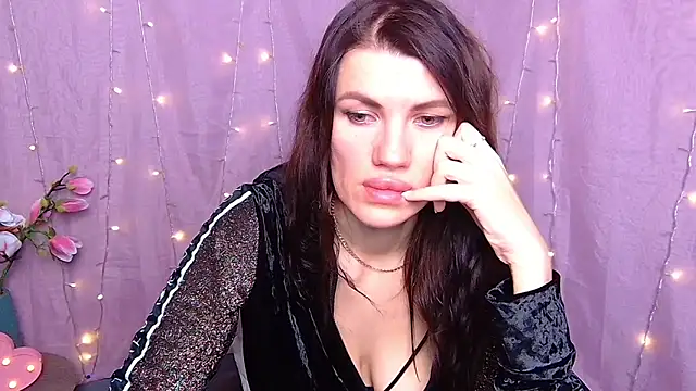 Snapshot of MilaLoona chatting on March 3, 2026, 7:15 am MilaLoona online show from March 3, 2026, 7:15 am