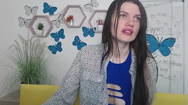 Snapshot of MilaLoona chatting on March 15, 2025, 6:58 am MilaLoona online show from March 15, 2025, 6:58 am