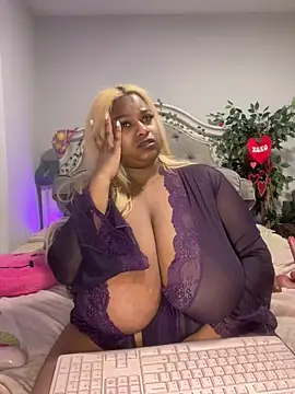 Snapshot of BigFineSelena chatting on January 24, 2025, 12:31 pm BigFineSelena online show from January 24, 2025, 12:31 pm