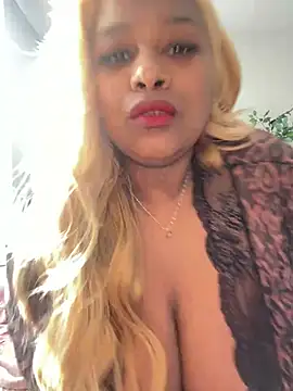 Snapshot of BigFineSelena chatting on January 15, 2025, 4:00 pm BigFineSelena online show from January 15, 2025, 4:00 pm