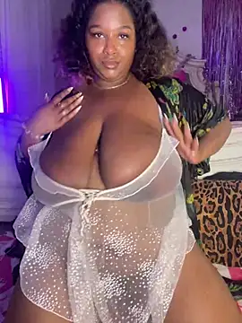 Snapshot of BigFineSelena chatting on May 17, 2026, 3:50 am BigFineSelena online show from May 17, 2026, 3:50 am