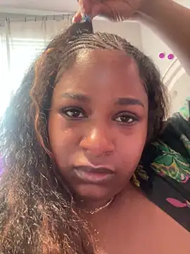 Snapshot of BigFineSelena chatting on May 25, 2026, 4:28 pm BigFineSelena online show from May 25, 2026, 4:28 pm