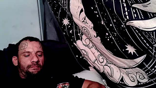 Snapshot of goodick4u28 chatting on December 15, 2025, 4:18 am goodick4u28 online show from December 15, 2025, 4:18 am