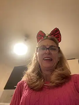 adella13 online show from December 16, 2024, 2:49 pm