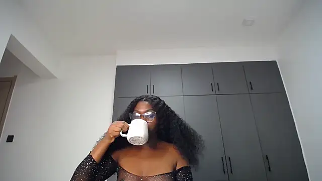 Pretty Liya08 online show from May 18, 2026, 7:40 pm