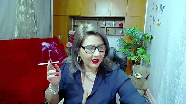 LucilleFenlys online show from December 6, 2024, 9:40 pm