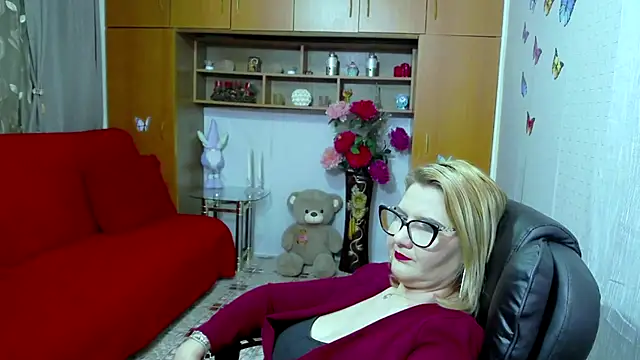 LucilleFenlys online show from February 27, 2025, 12:14 am