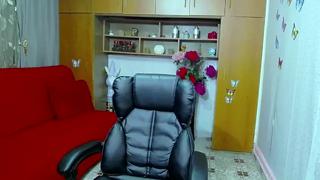 LucilleFenlys online show from March 12, 2025, 11:12 pm