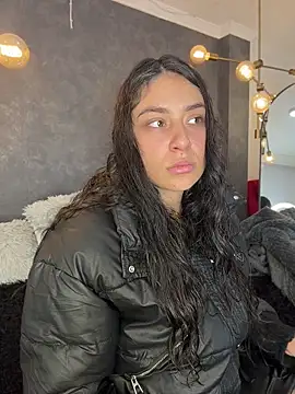 dayra angels online show from April 16, 2026, 9:39 pm