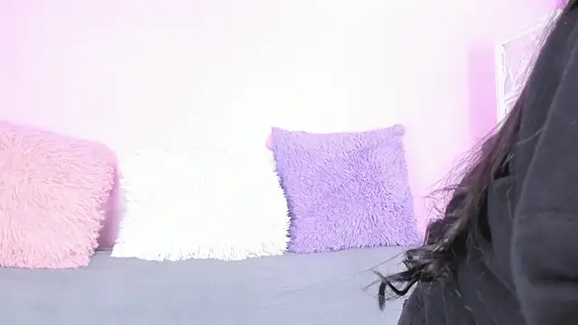 Snapshot of miss_soffi_ chatting on September 13, 2025, 12:27 pm miss soffi  online show from September 13, 2025, 12:27 pm