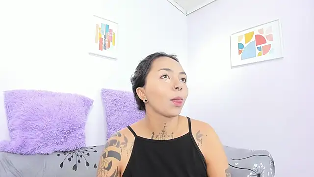 Snapshot of miss_soffi_ chatting on October 14, 2025, 12:28 pm miss soffi  online show from October 14, 2025, 12:28 pm