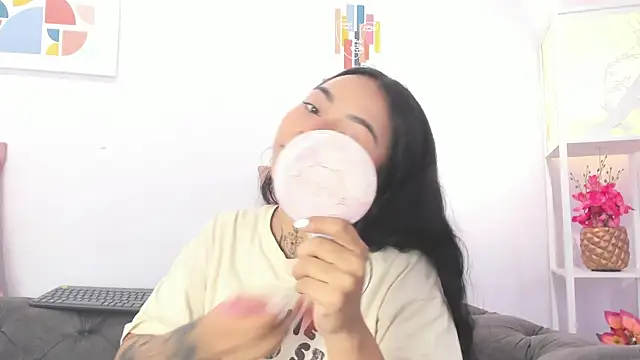 Snapshot of miss_soffi_ chatting on January 18, 2025, 12:26 pm miss soffi  online show from January 18, 2025, 12:26 pm