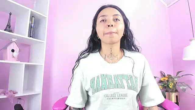 Snapshot of miss_soffi_ chatting on March 1, 2025, 12:12 pm miss soffi  online show from March 1, 2025, 12:12 pm