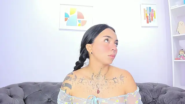 miss soffi  online show from February 12, 2026, 6:40 pm